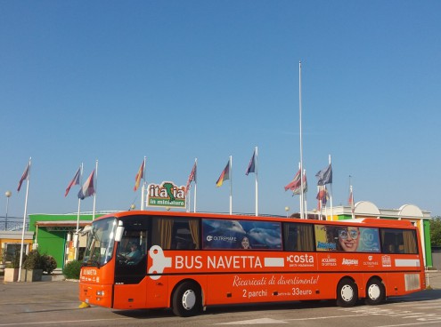 In vacanza ai parchi senza usare l'auto: torna il bus navetta Costa Parchi