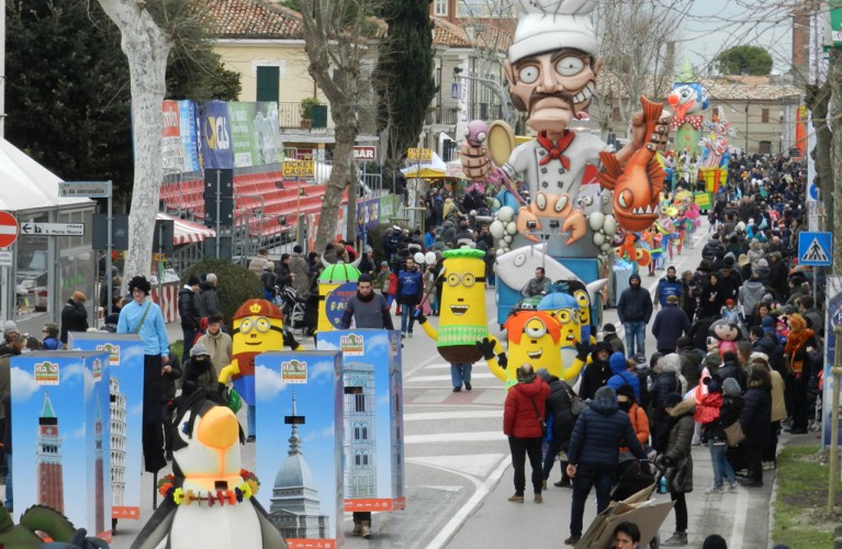 I Parchi Costa Edutainment sfilano al Carnevale di Fano