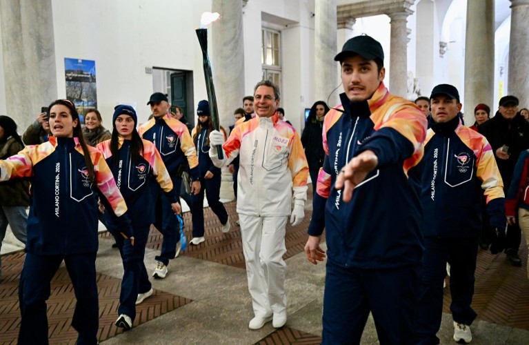 Beppe Costa tra i tedofori della Fiamma Olimpica